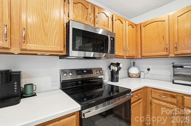 6000 Carriage Oaks Drive, Charlotte, NC 28262