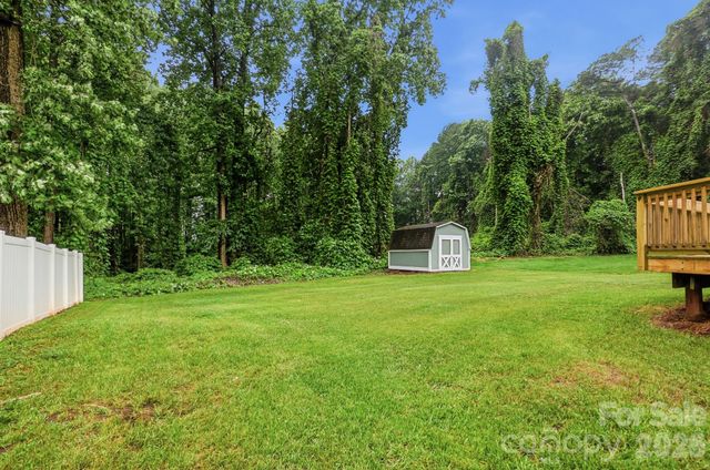 6000 Carriage Oaks Drive, Charlotte, NC 28262