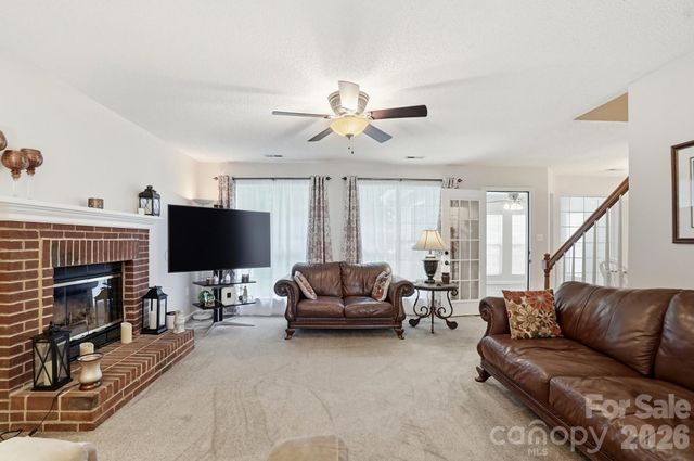 6000 Carriage Oaks Drive, Charlotte, NC 28262