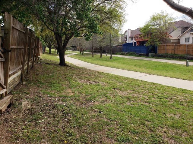 940 S Old Orchard Lane, Lewisville, TX 75067