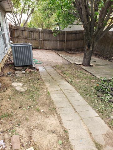 940 S Old Orchard Lane, Lewisville, TX 75067