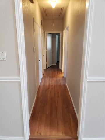 940 S Old Orchard Lane, Lewisville, TX 75067