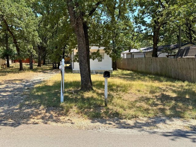1404 Dawn Drive N, Pelican Bay, TX 76020