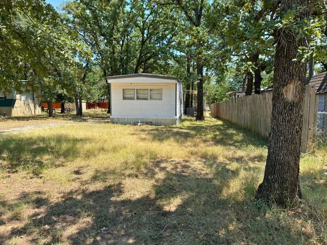 1404 Dawn Drive N, Pelican Bay, TX 76020