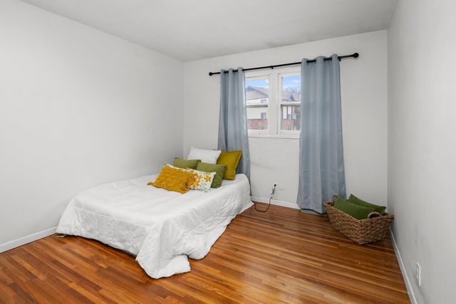 2704 29th Street, Bettendorf, IA 52722