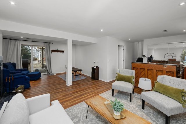 2704 29th Street, Bettendorf, IA 52722