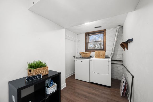 2704 29th Street, Bettendorf, IA 52722