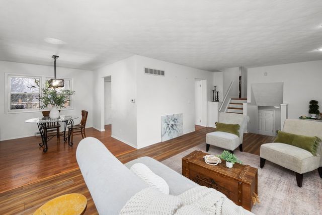 2704 29th Street, Bettendorf, IA 52722