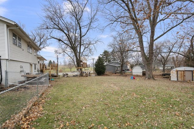 2704 29th Street, Bettendorf, IA 52722