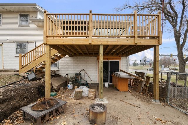 2704 29th Street, Bettendorf, IA 52722