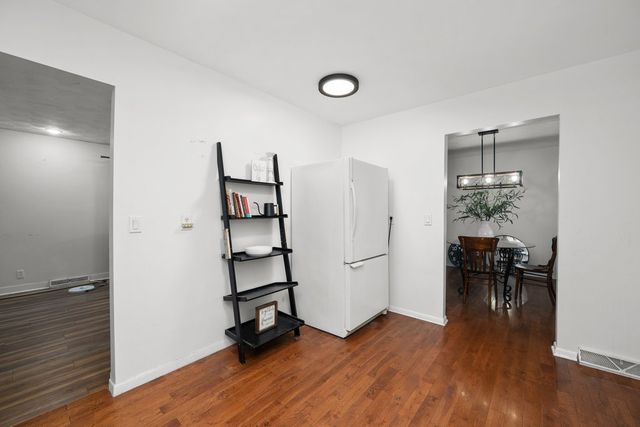 2704 29th Street, Bettendorf, IA 52722