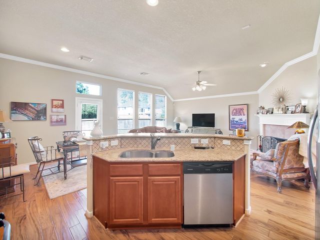 18 Powers Bend Way, The Woodlands, TX 77382