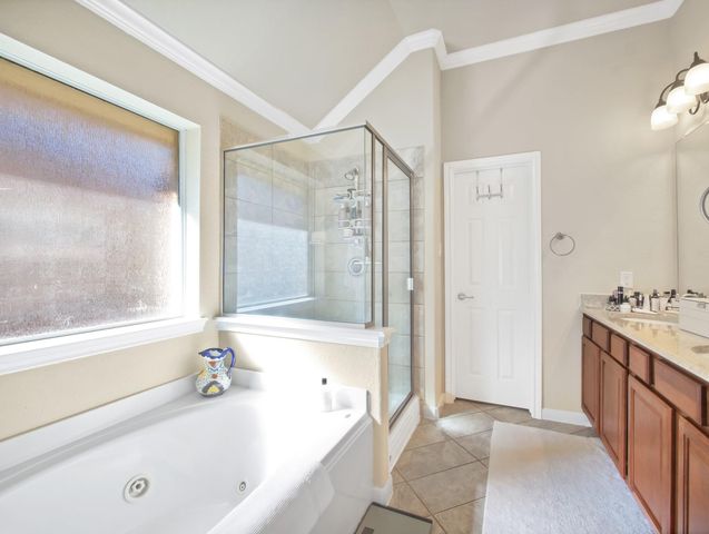 18 Powers Bend Way, The Woodlands, TX 77382