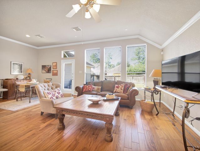 18 Powers Bend Way, The Woodlands, TX 77382