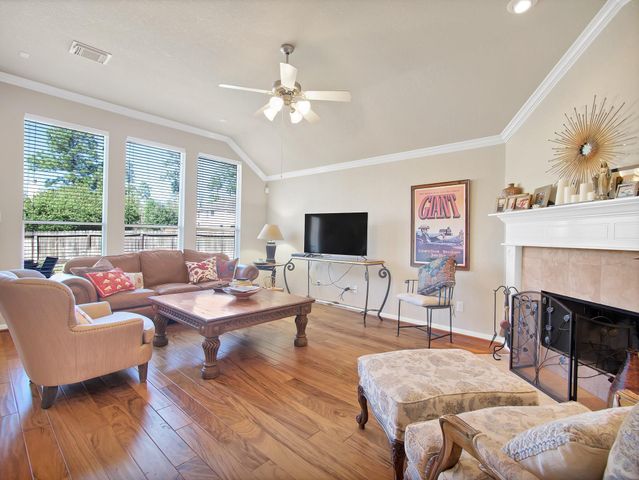 18 Powers Bend Way, The Woodlands, TX 77382