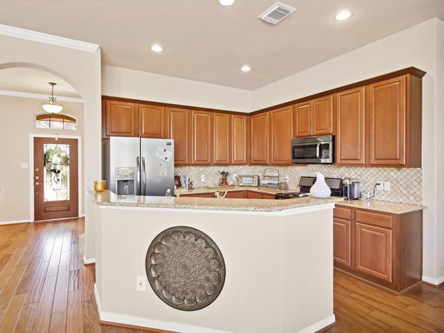 18 Powers Bend Way, The Woodlands, TX 77382