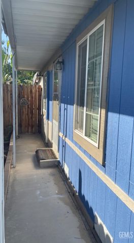 5511 Pine Springs Way, Bakersfield, CA 93313
