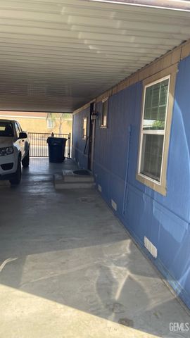 5511 Pine Springs Way, Bakersfield, CA 93313