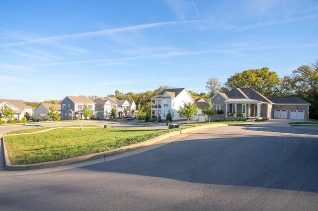 605 Quiet Cir, Nolensville, TN 37135
