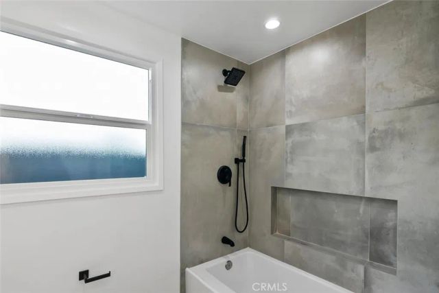 8537 Langdon, North Hills, CA 91343