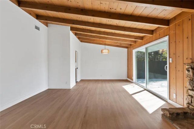 8537 Langdon, North Hills, CA 91343