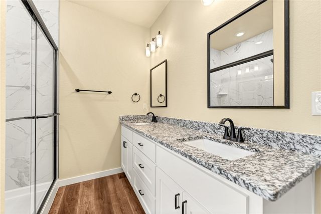 27 Exminster Lane, Bella Vista, AR 72714