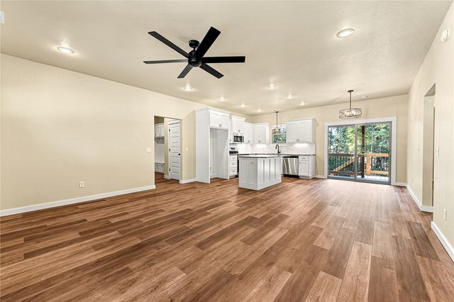 27 Exminster Lane, Bella Vista, AR 72714