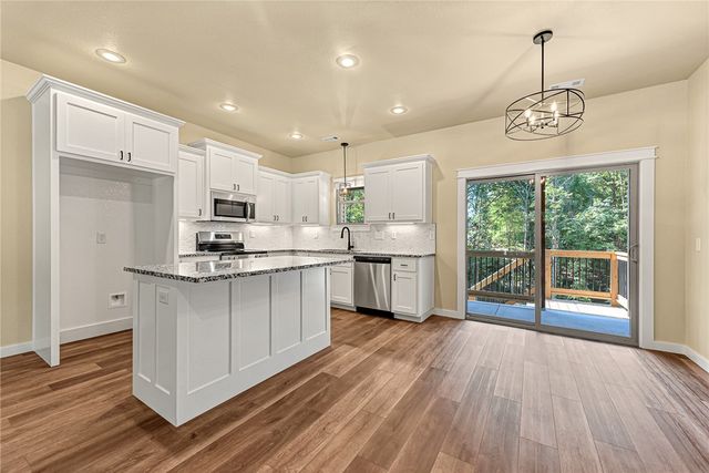 27 Exminster Lane, Bella Vista, AR 72714