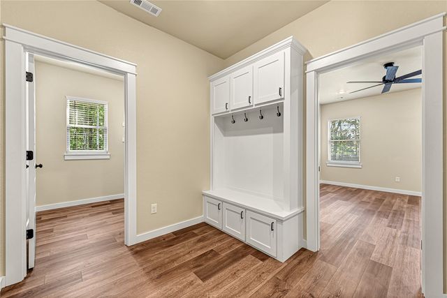 27 Exminster Lane, Bella Vista, AR 72714