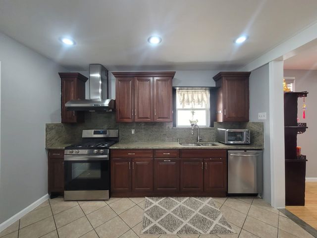 67 CLENDENNY AVE, Jc, West Bergen, NJ 07304