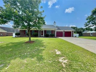 172 Finch Drive, Fayetteville, NC 28306