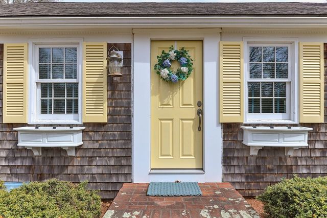 48 Bayview Cir, Barnstable, MA 02655