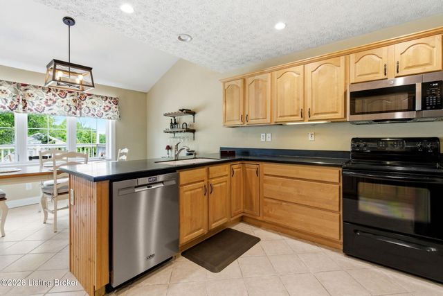 1513 Mahogany Run Dr, La Grange, KY 40031