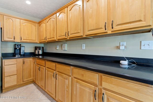 1513 Mahogany Run Dr, La Grange, KY 40031