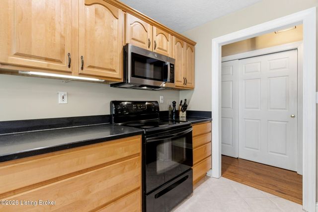 1513 Mahogany Run Dr, La Grange, KY 40031