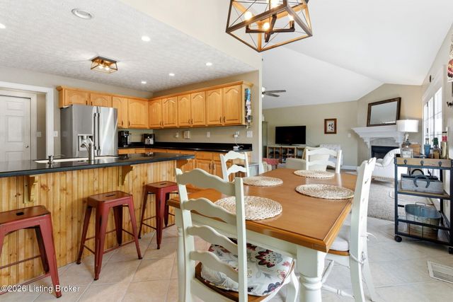 1513 Mahogany Run Dr, La Grange, KY 40031