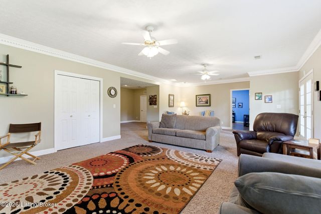 1513 Mahogany Run Dr, La Grange, KY 40031
