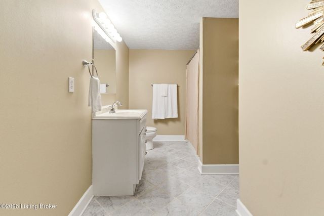 1513 Mahogany Run Dr, La Grange, KY 40031