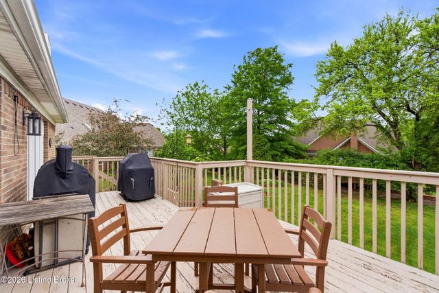 1513 Mahogany Run Dr, La Grange, KY 40031