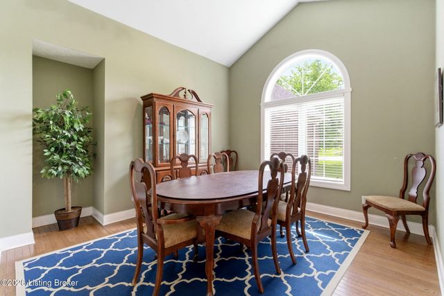 1513 Mahogany Run Dr, La Grange, KY 40031