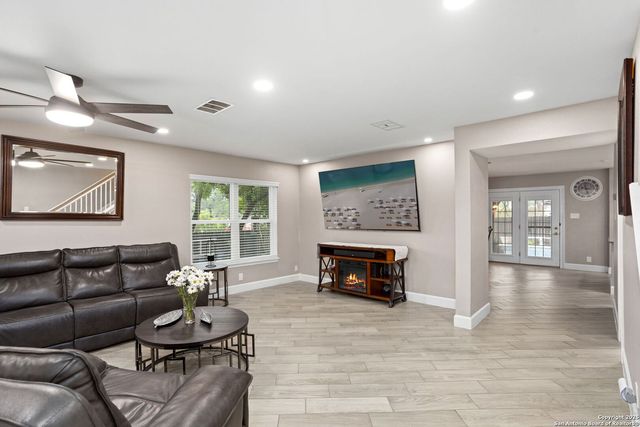 9502 Campton Farms, San Antonio, TX 78250