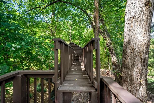 4606 AMINDA Street, Shawnee, KS 66226