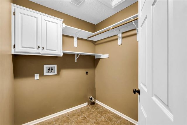 4606 AMINDA Street, Shawnee, KS 66226