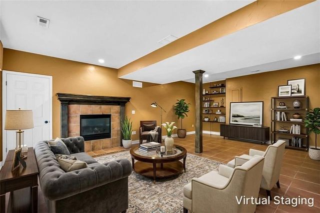 4606 AMINDA Street, Shawnee, KS 66226