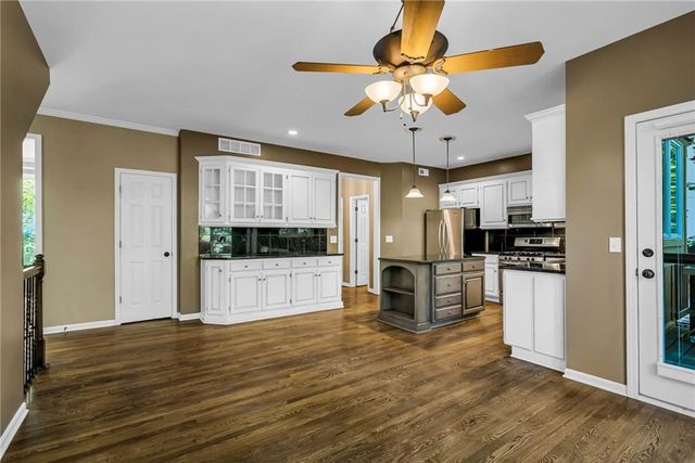 4606 AMINDA Street, Shawnee, KS 66226