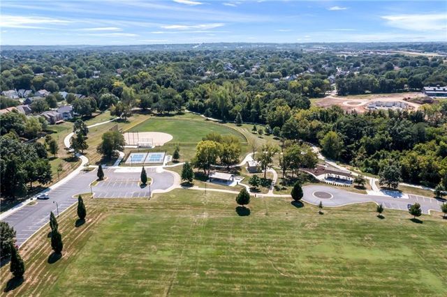 4606 AMINDA Street, Shawnee, KS 66226