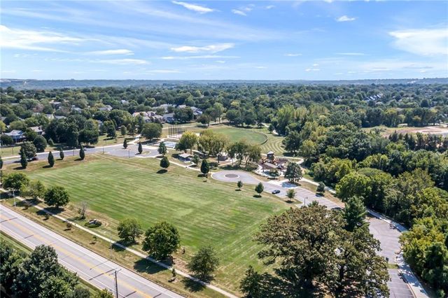 4606 AMINDA Street, Shawnee, KS 66226