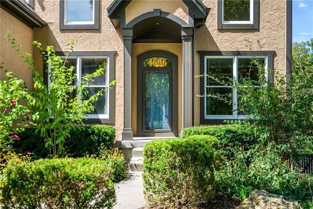 4606 AMINDA Street, Shawnee, KS 66226
