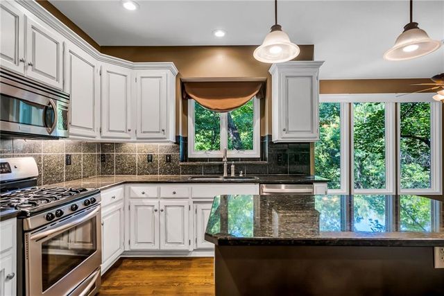 4606 AMINDA Street, Shawnee, KS 66226