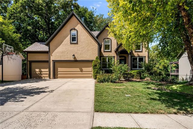 4606 AMINDA Street, Shawnee, KS 66226